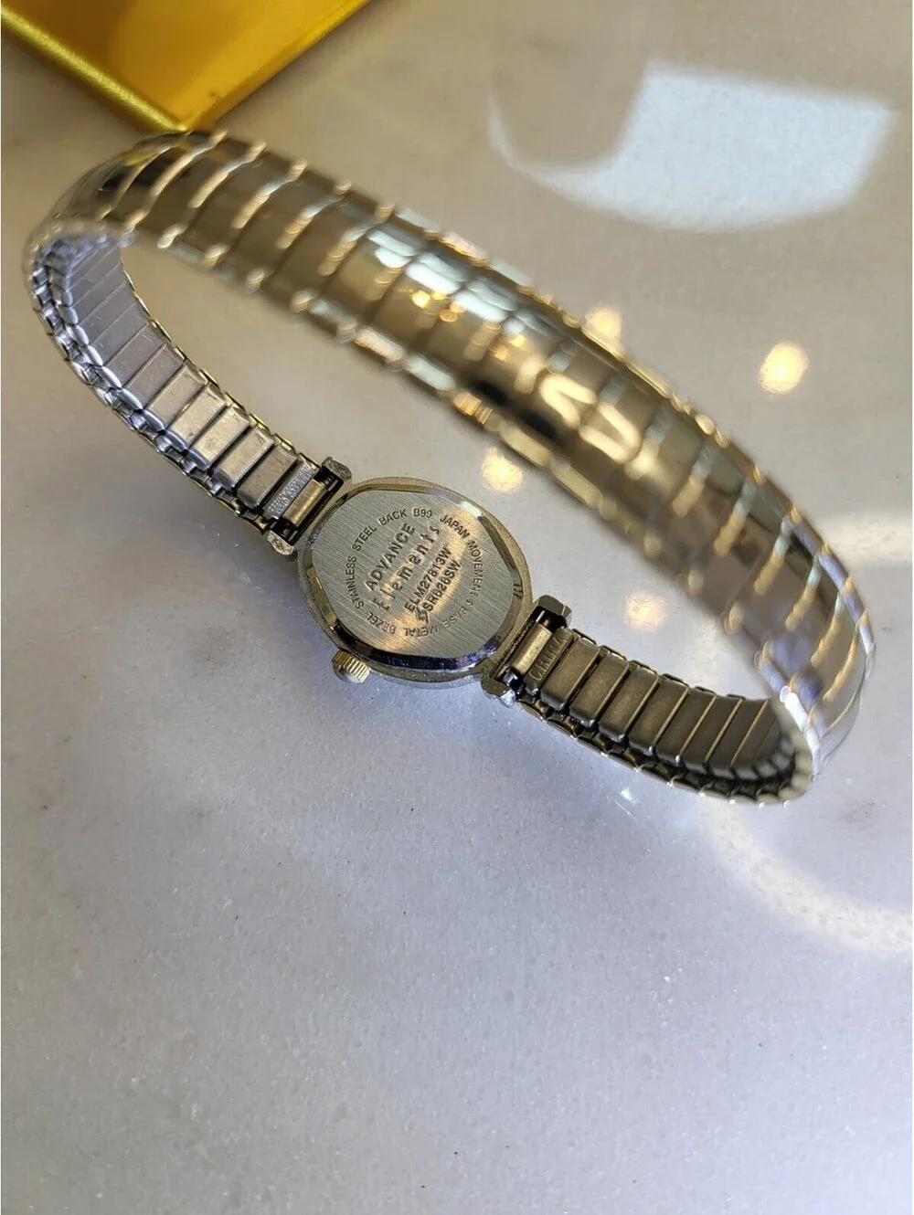 Vtg Elements Womans Watch New Battery Silvertone Stretch Bracelet 19mm Works EUC